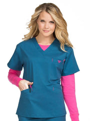 8403 V-NECK SIGNATURE 3 POCKET TOP