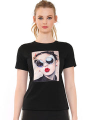 SUNGLASSES GIRL PATH ON BASIC T -SHIRT